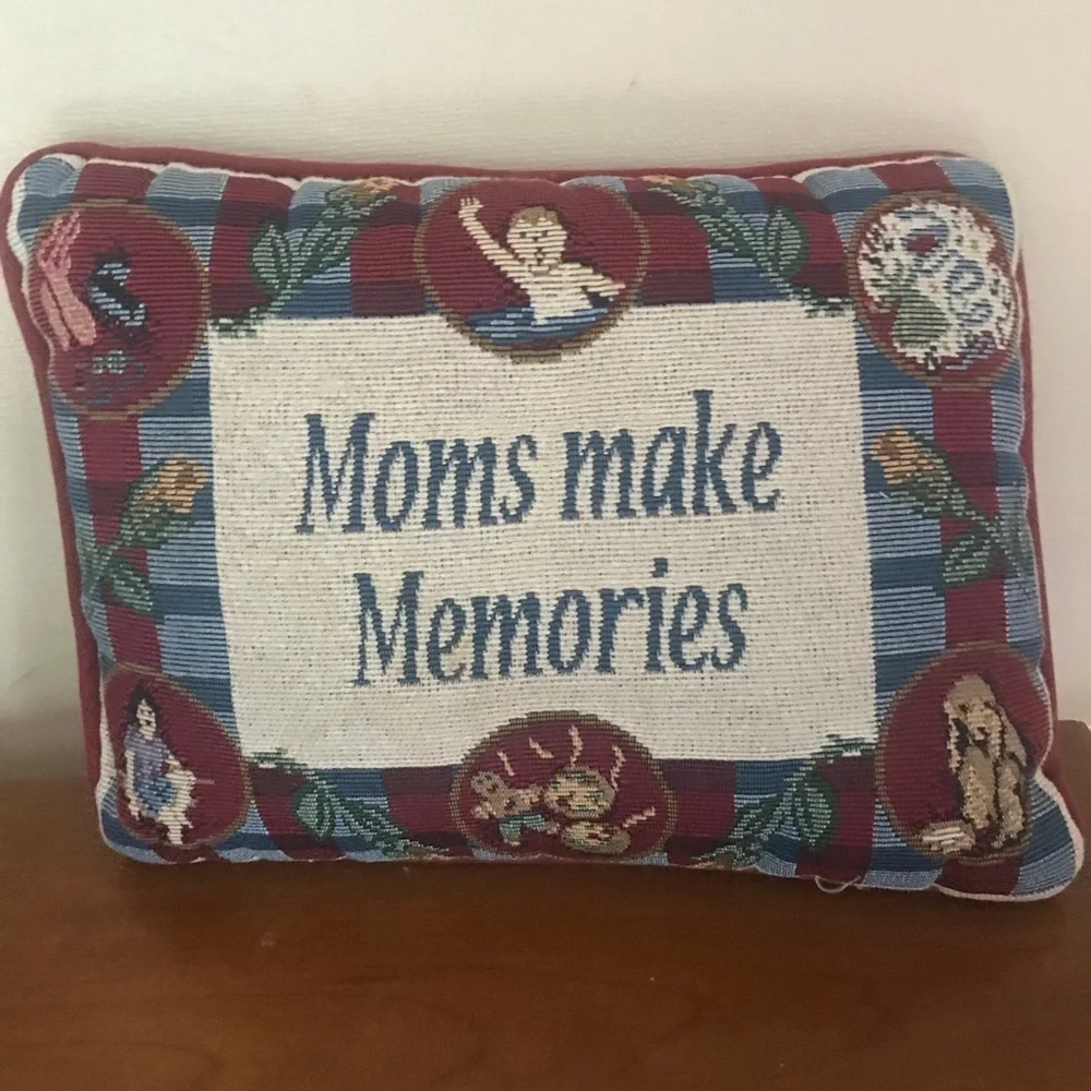 Rare Vintage Moms Make Memories Decoration Pillow